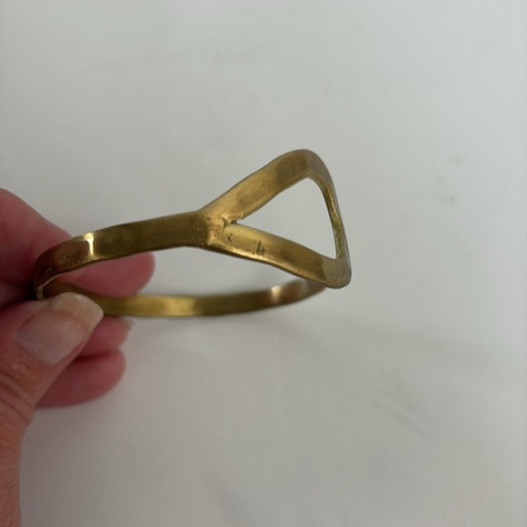 Hammered metal gold tone cuff bracelet brass? bracelet half circle bracelet - Picture 15 of 16